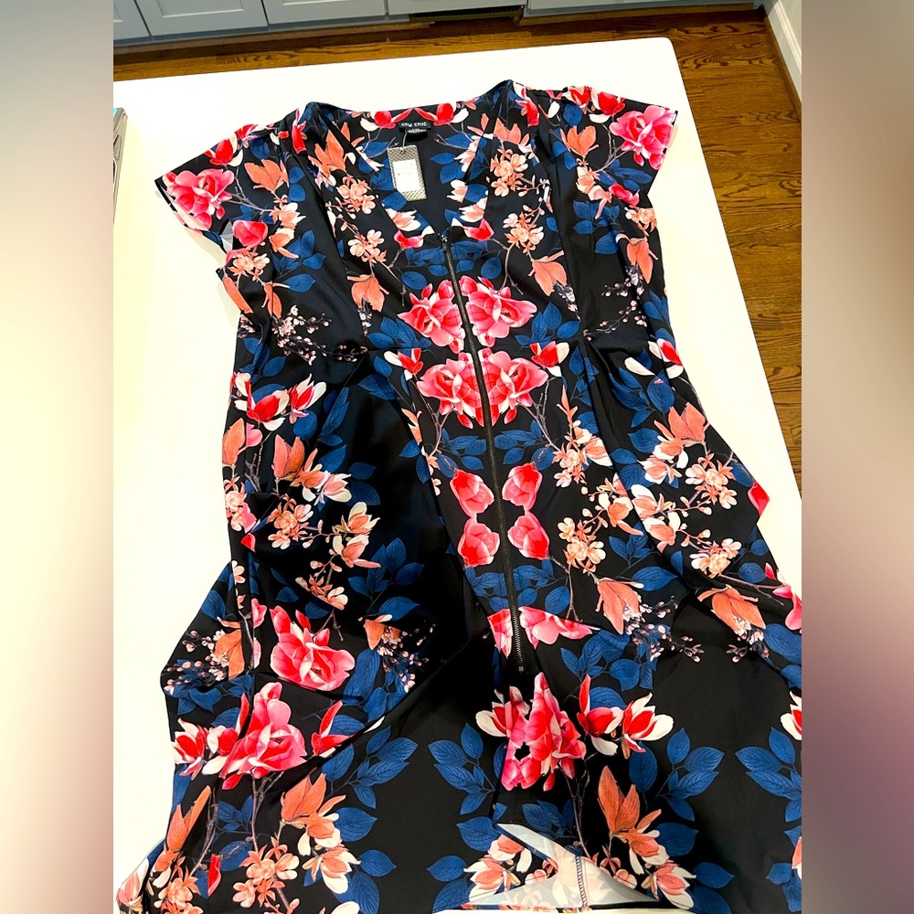 City Chic “Mirror Lotus” Tunic - Size 20 NWT